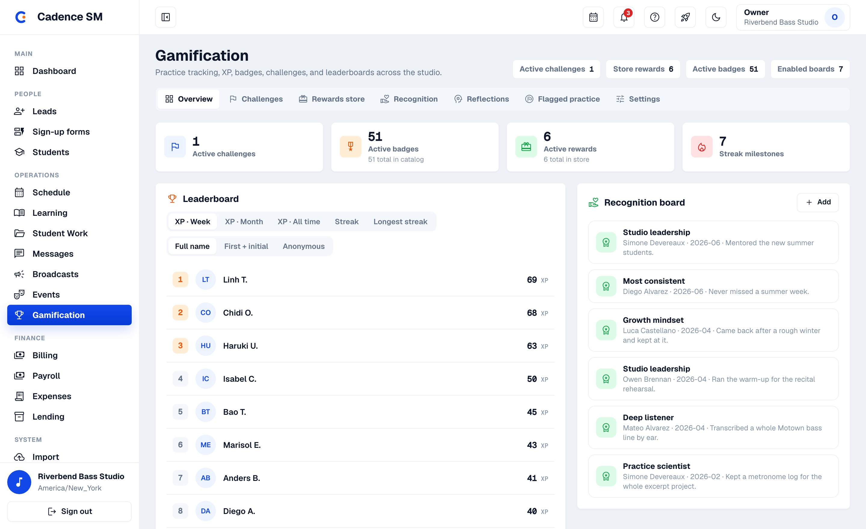 Cadence SM gamification: XP, levels, streaks, badges and challenges